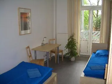 A bed Privatzimmer Dresden - Nichtraucherpension